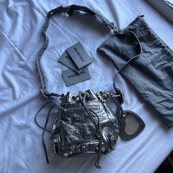 BNWT Balenciaga Agneau Le Cagole XS Bucket Bag Rhinestones Metallic Silver - Picture 7 of 11